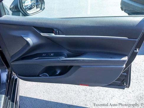 Used 2020 Toyota Camry SE FWD image 23