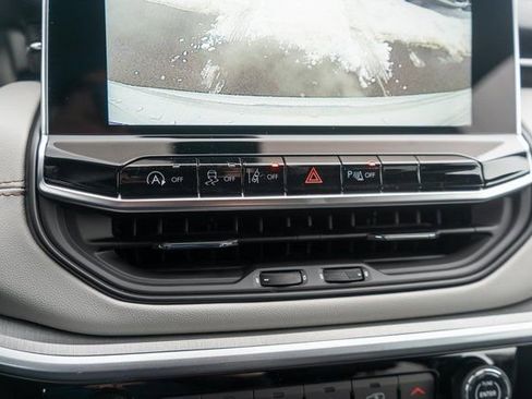 New 2026 Jeep Compass Limited image 21