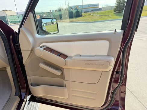 Used 2007 Ford Explorer Eddie Bauer image 30