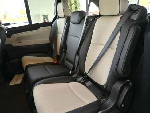 Used 2025 Honda Odyssey Elite image 10