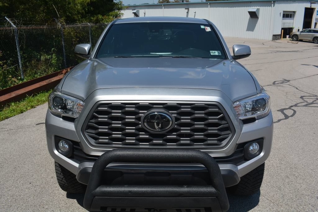 Used 2020 Toyota Tacoma TRD Off-Road AWD/4WD image 2