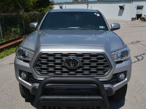 Used 2020 Toyota Tacoma TRD Off-Road AWD/4WD image 2