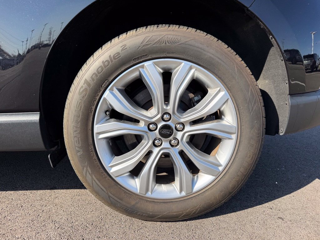 Used 2024 Ford Edge Titanium AWD/4WD image 19