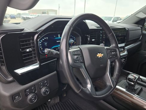 Used 2023 Chevrolet Silverado 1500 LT w/ Texas Edition Plus AWD/4WD image 10