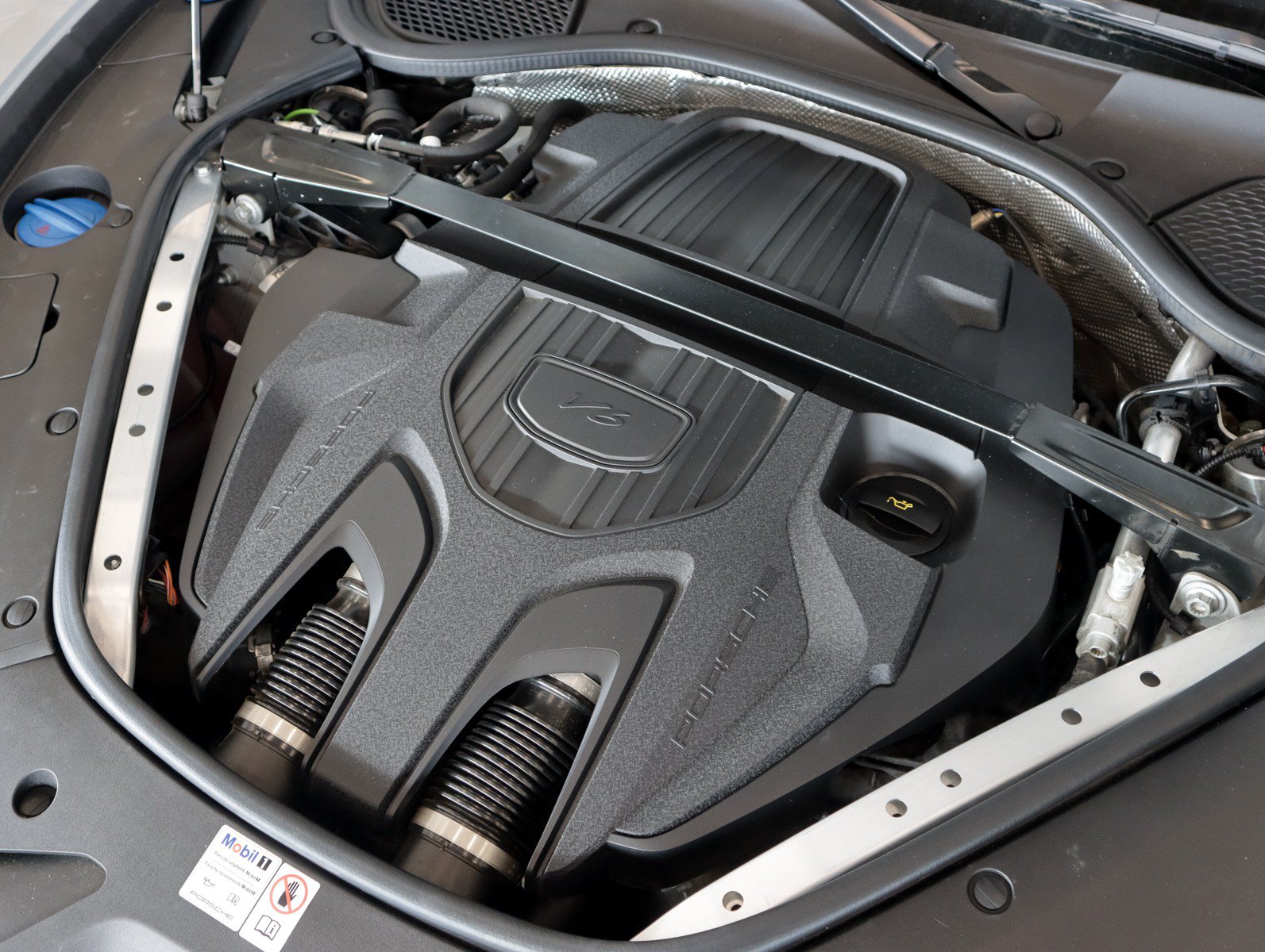 Certified 2024 Porsche Panamera RWD image 29