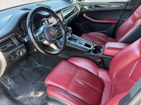 Used 2021 Porsche Macan image 16