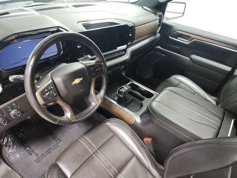 Used 2023 Chevrolet Silverado 1500 High Country w/ High Country Premium Package AWD/4WD image 25
