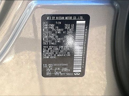 Certified 2025 INFINITI QX80 Sensory image 36