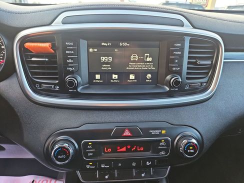 Used 2020 Kia Sorento LX w/ LX I4 Convenience Package AWD/4WD image 17