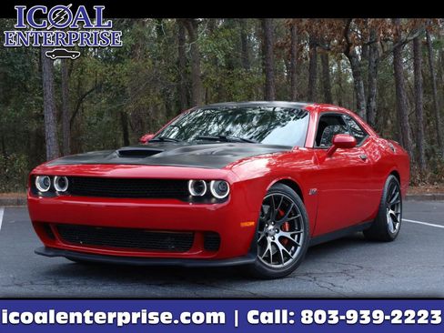Used 2016 Dodge Challenger SRT w/ Technology Group image 1