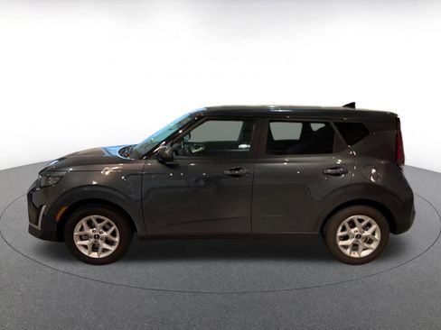 Used 2025 Kia Soul LX w/ LX Technology Package image 9