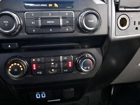 Used 2018 Ford F150 XLT w/ Equipment Group 302A Luxury image 25