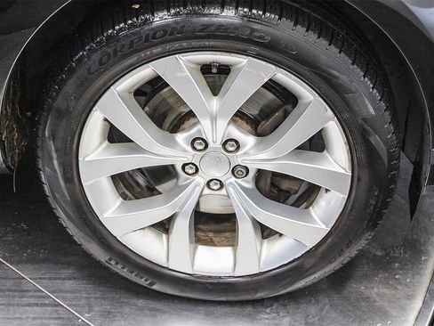 Used 2020 Land Rover Range Rover Evoque SE image 10