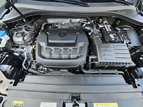 Used 2023 Volkswagen Tiguan SE R-Line FWD image 34