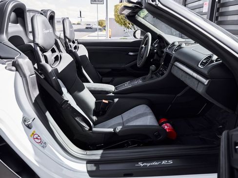 Used 2025 Porsche 718 Boxster Spyder RS RWD image 34