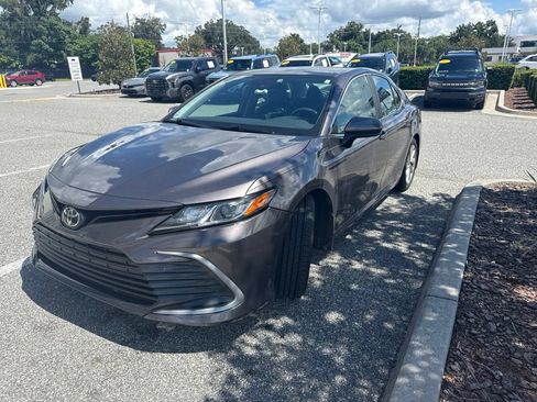 Used 2022 Toyota Camry LE FWD image 1