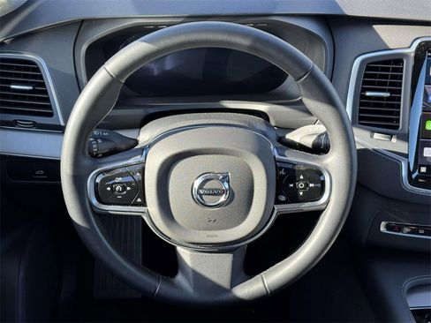 Certified 2025 Volvo XC90 B5 Core image 12