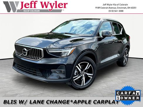 Used 2023 Volvo XC40 B5 Plus AWD/4WD image 1