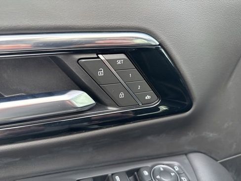 Used 2025 Chevrolet Tahoe Premier image 5