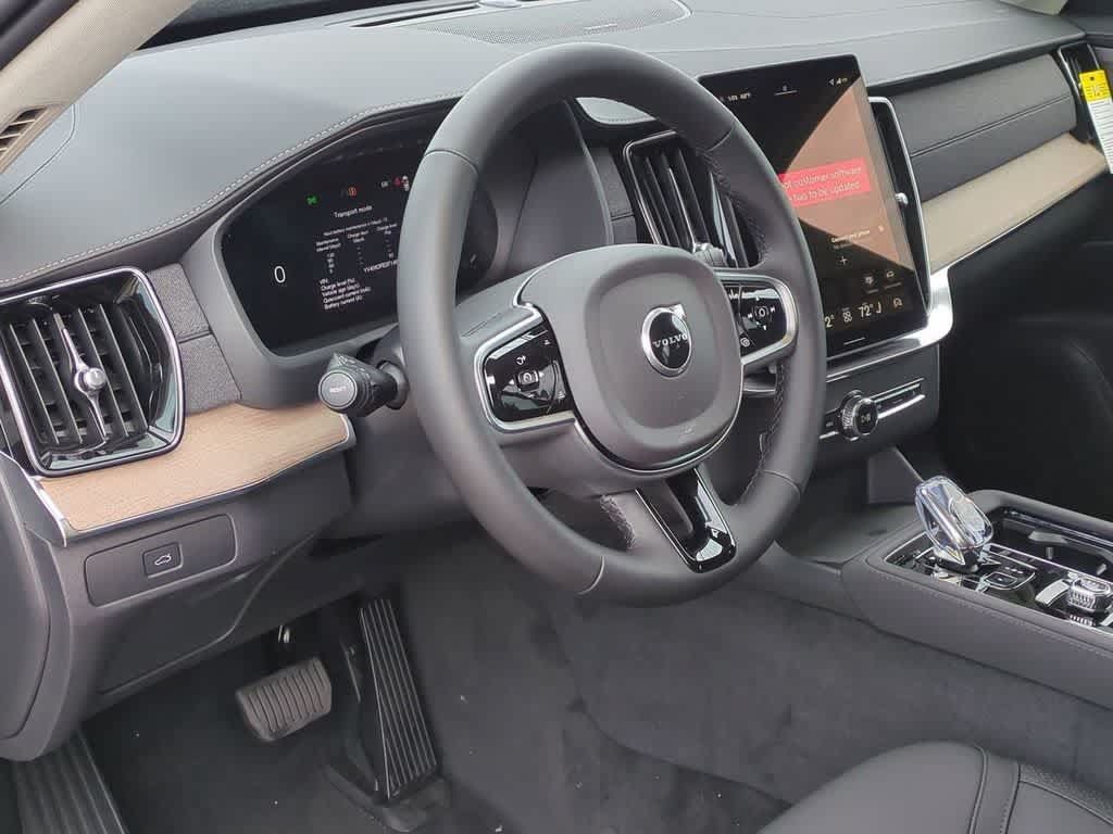 Used 2026 Volvo XC90 B6 Plus w/ Protection Package Premier AWD/4WD image 2