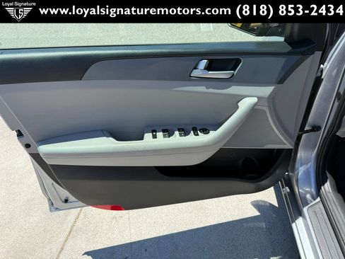 Used 2017 Hyundai Sonata SE FWD image 16