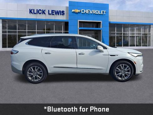 Used 2023 Buick Enclave Essence w/ Experience Buick Package AWD/4WD image 9