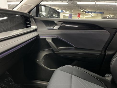 New 2026 Volkswagen Tiguan SE AWD/4WD image 31