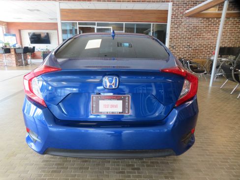 Used 2018 Honda Civic EX image 57