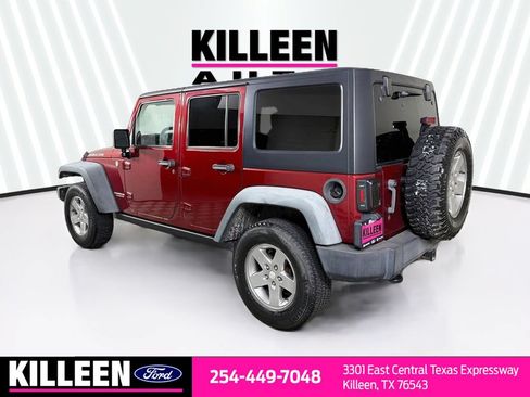 Used 2011 Jeep Wrangler Unlimited Rubicon w/ Connectivity Group AWD/4WD image 7