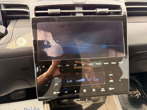 Used 2023 Hyundai Tucson Limited image 24