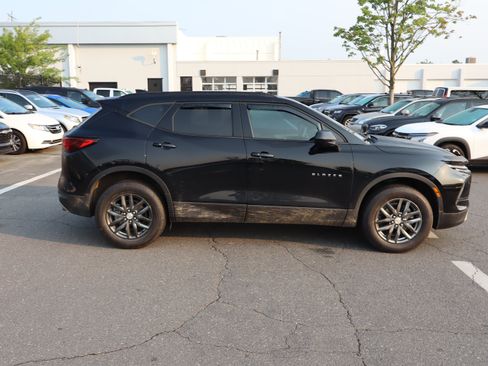 Used 2025 Chevrolet Blazer LT w/ Convenience Package FWD image 22