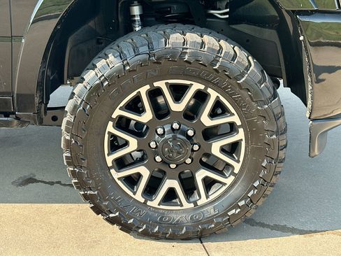 Used 2024 RAM 2500 Limited image 10