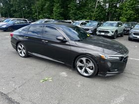 Used 2018 Honda Accord Touring image 3