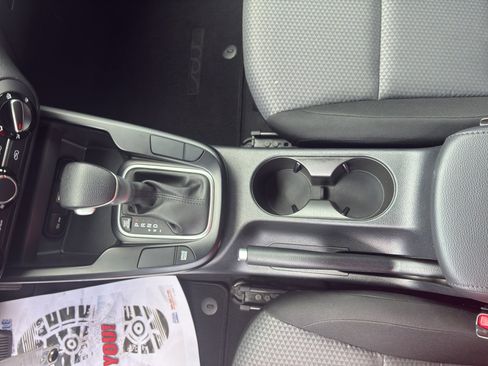 Used 2025 Kia Soul LX w/ LX Technology Package FWD image 15