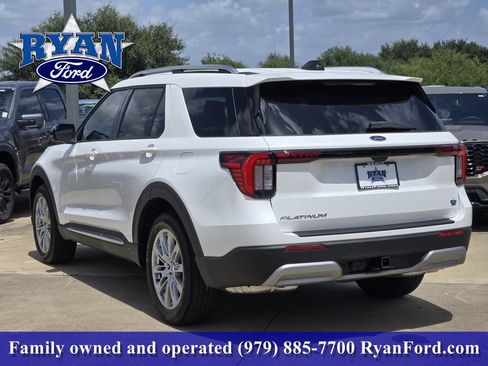 New 2026 Ford Explorer Platinum RWD image 3