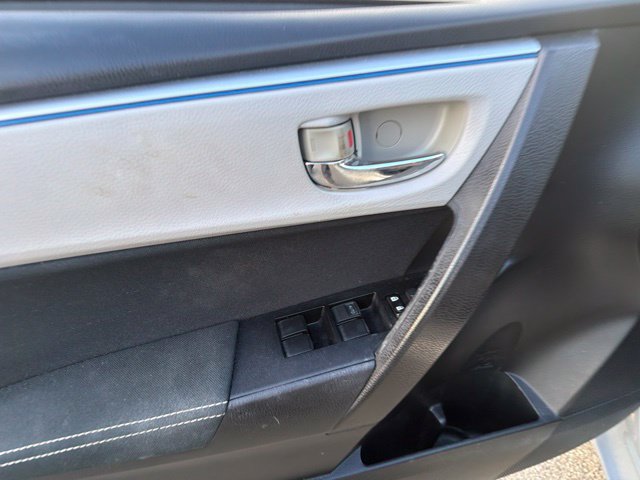 Used 2014 Toyota Corolla LE FWD image 37