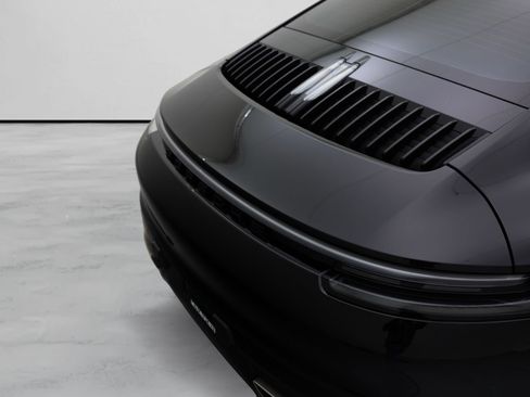 Used 2020 Porsche 911 Carrera RWD image 4