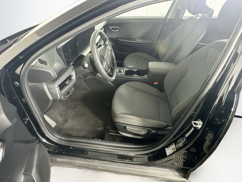 Used 2025 Kia K4 FWD image 13