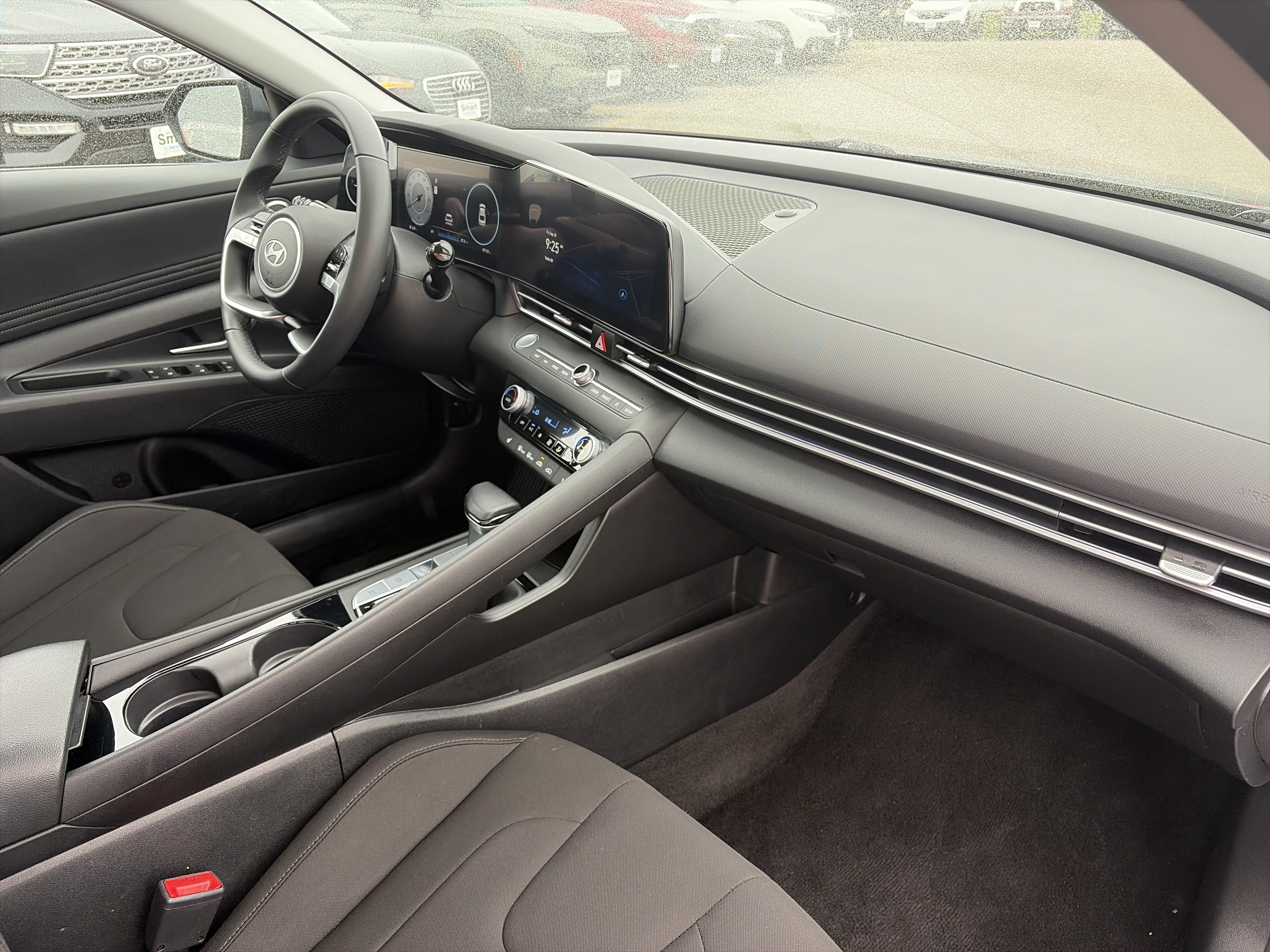 Used 2025 Hyundai Elantra SEL FWD image 12