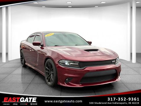Used 2017 Dodge Charger R/T RWD image 1