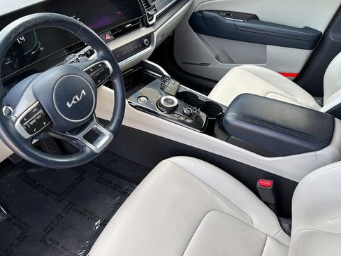 Used 2023 Kia Sportage EX AWD/4WD image 10
