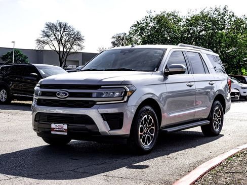 Used 2024 Ford Expedition XLT image 9