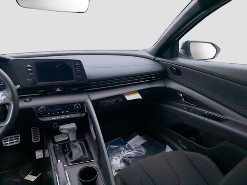 New 2026 Hyundai Elantra Sport FWD image 16
