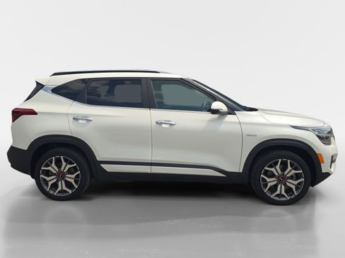 Used 2022 Kia Seltos SX w/ Sunroof Package AWD/4WD image 7
