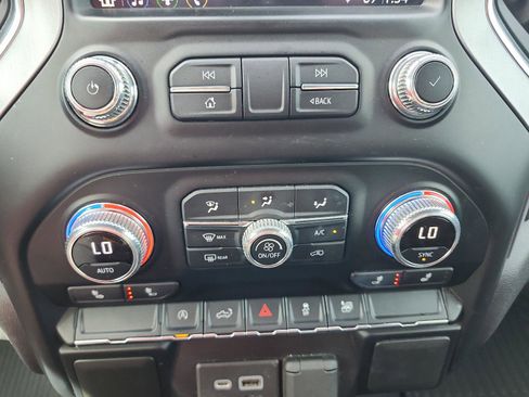 Used 2021 GMC Sierra 1500 Elevation image 17
