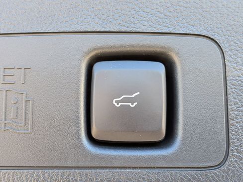 Used 2025 Lincoln Corsair FWD w/ Equipment Group 101A image 15