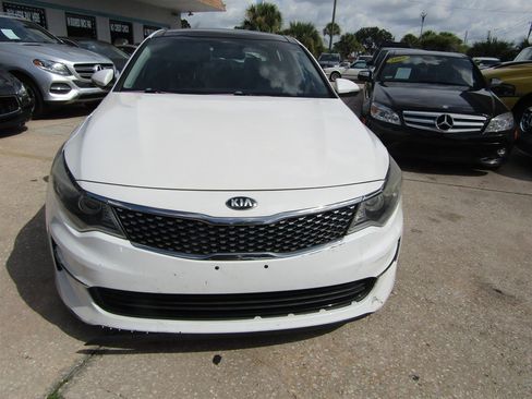 Used 2016 Kia Optima EX w/ Premium Package FWD image 2