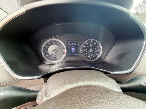 Used 2020 Hyundai Santa Fe SE AWD/4WD image 35