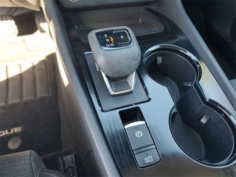 Used 2023 Nissan Rogue SV image 24