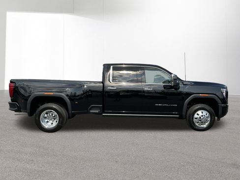 New 2026 GMC Sierra 3500 Denali Ultimate AWD/4WD image 2
